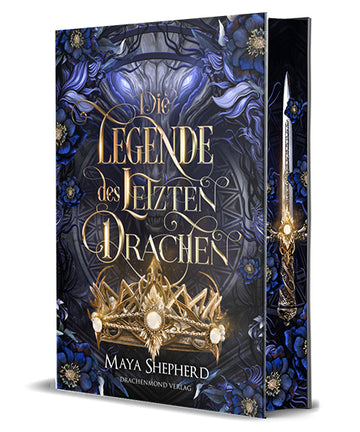 Das Cover zeigt mittig den Titel des Buches in goldenen Buchstaben. Unterhalb des Titels ist eine goldene Krone abgebildet. Oberhalb des Titels sieht man einen Drachenkopf. Das Cover wird umrundet mit schwarzblauen Blumen. Der Farbschnitt zeigt ein Schwert, welches auf einem dunklen Hintergrund liegt.